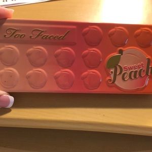 Sweet peach palette